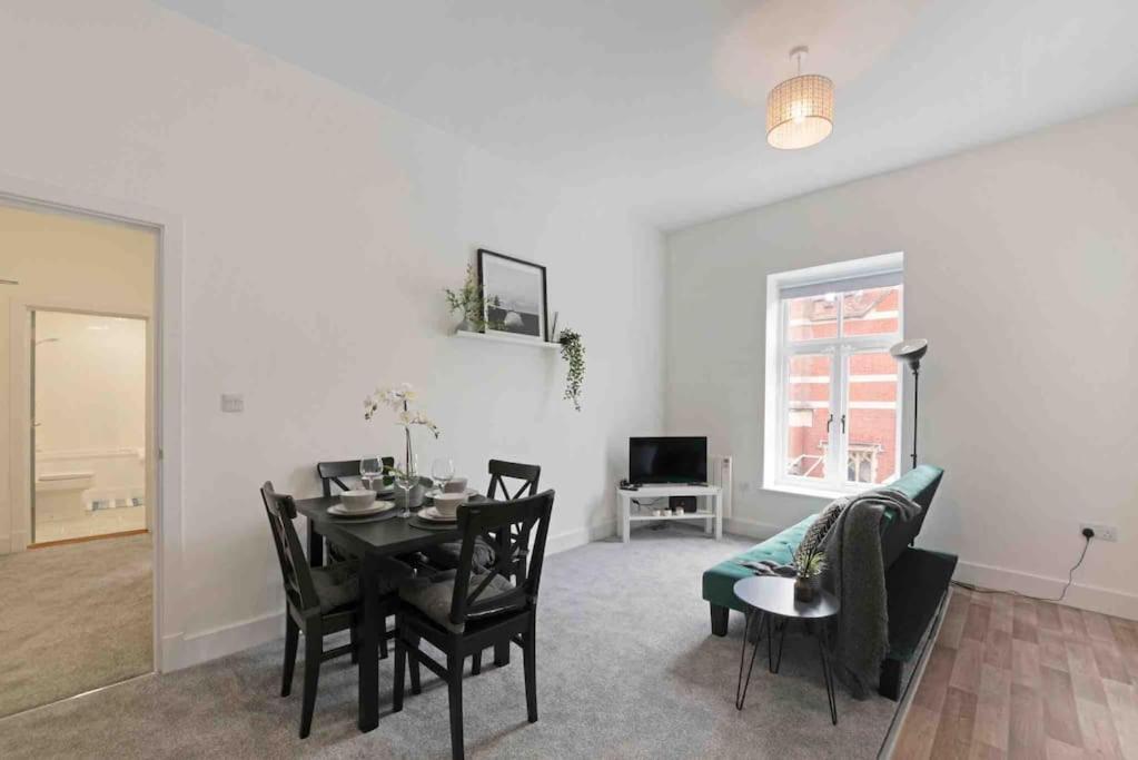 Birchanger Town Center Apartment In Bishops Stortford מראה חיצוני תמונה